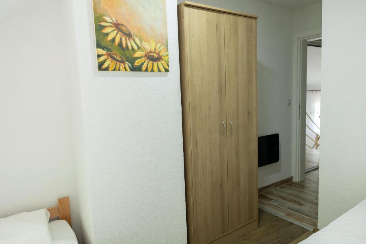 Dimitrijevic Lisine Villa